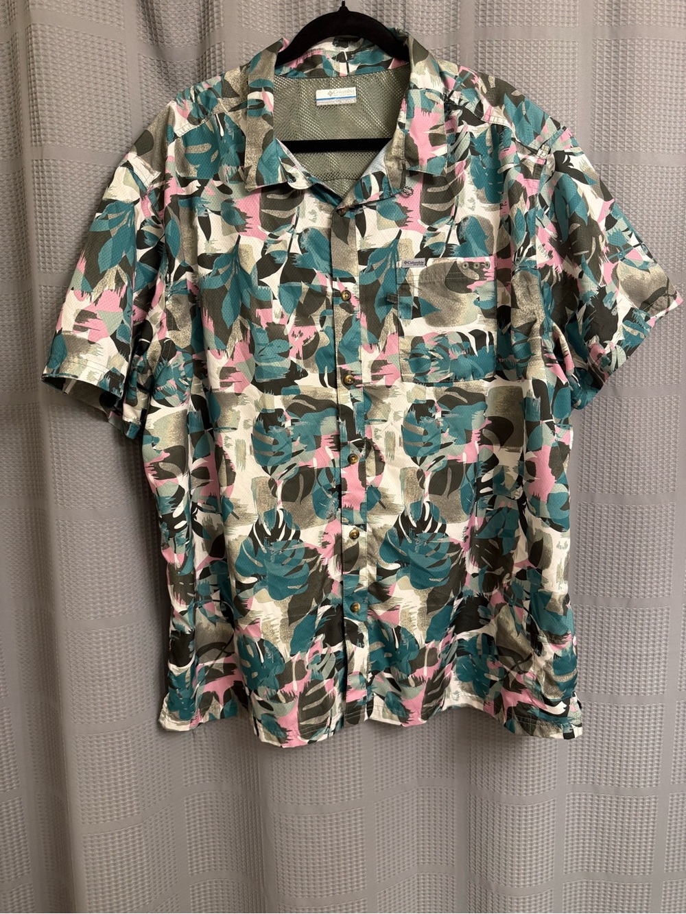 Columbia Sportswear Company PFG Short-Sleeve Tropical Print Button-Down Shirt